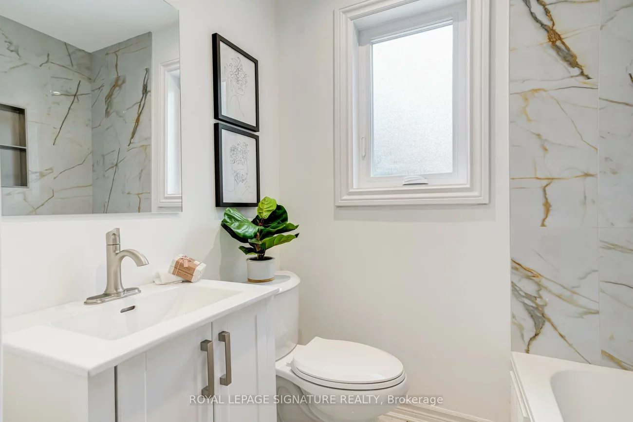 1472, Myron, Lakeview, Mississauga