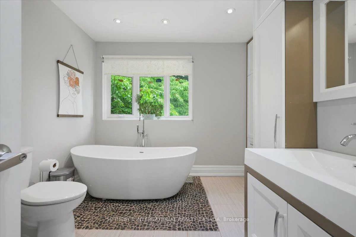 4104, Credit Pointe, East Credit, Mississauga