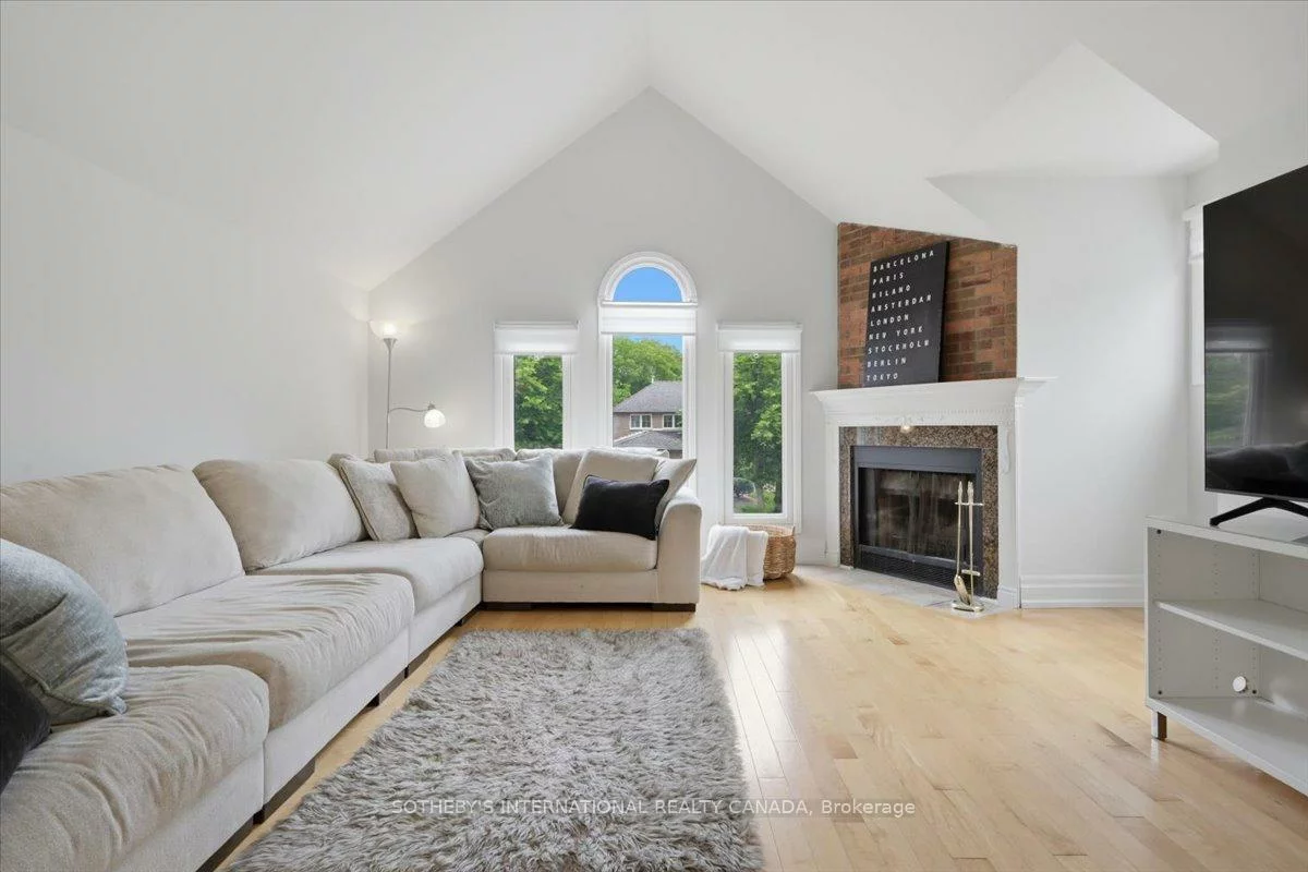 4104, Credit Pointe, East Credit, Mississauga
