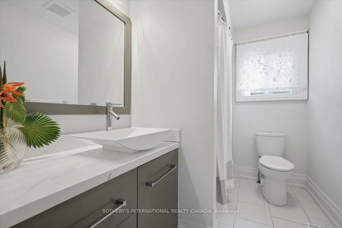 4104, Credit Pointe, East Credit, Mississauga