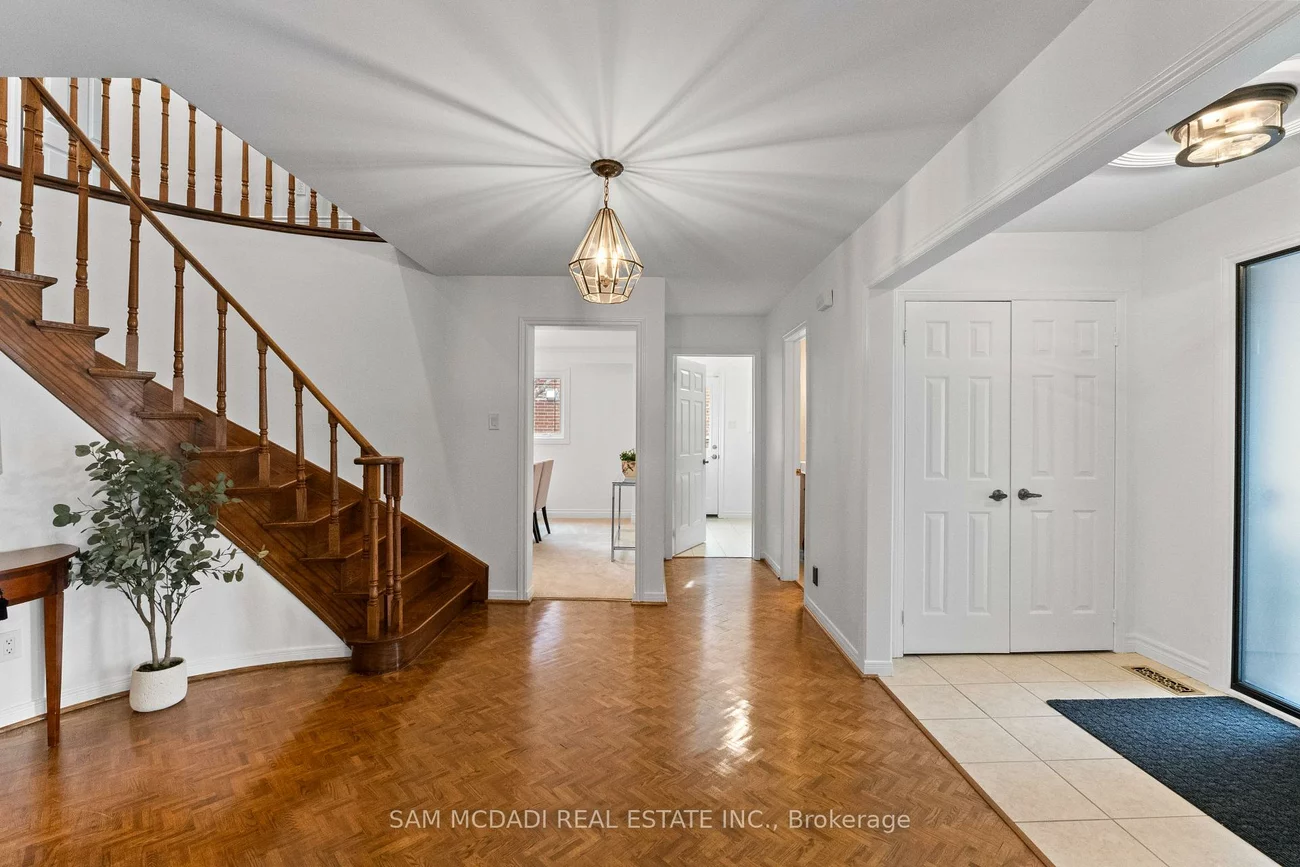 1653, Sherwood Forrest, Sheridan, Mississauga
