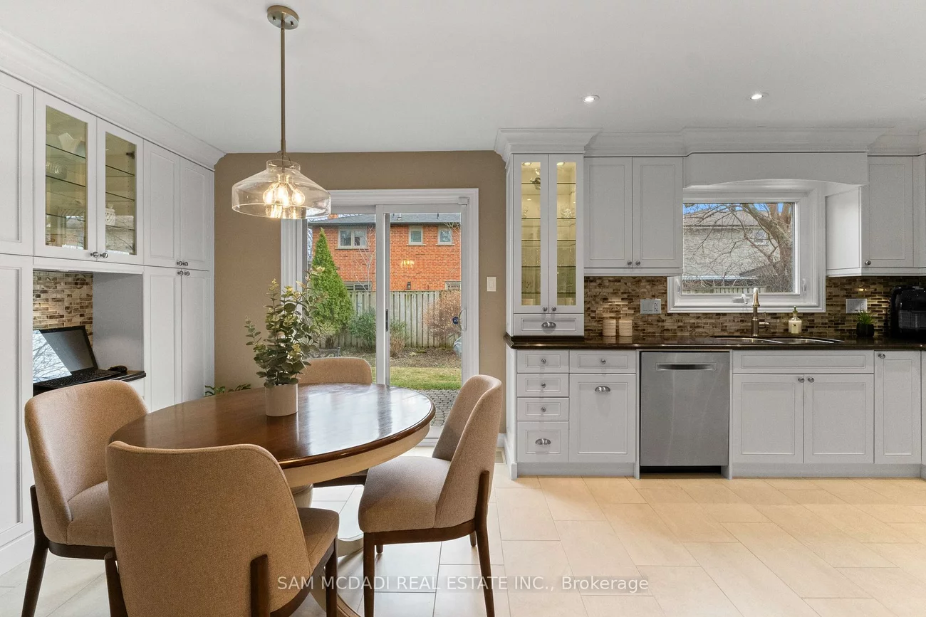 1653, Sherwood Forrest, Sheridan, Mississauga