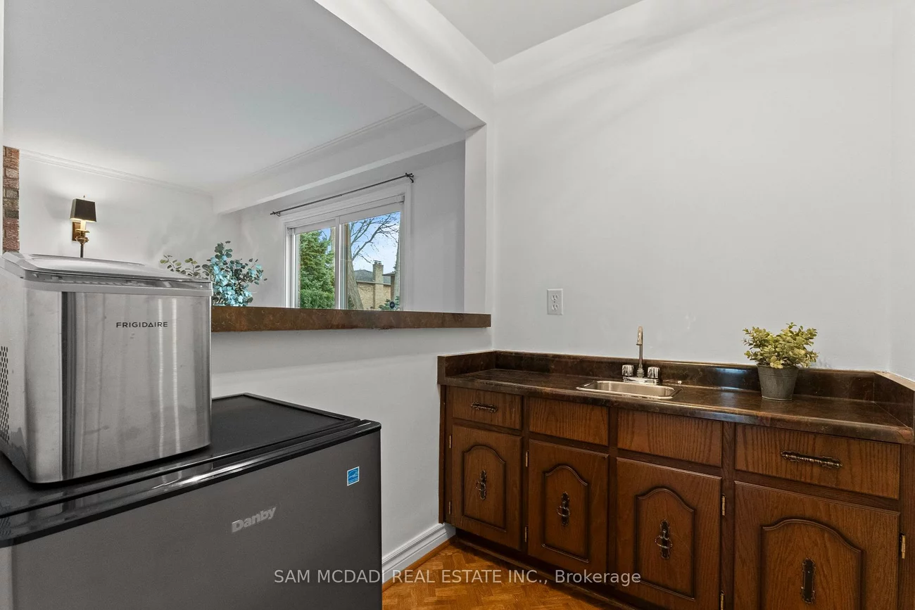 1653, Sherwood Forrest, Sheridan, Mississauga