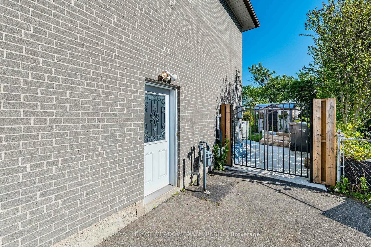 2155, Pashak, Cooksville, Mississauga