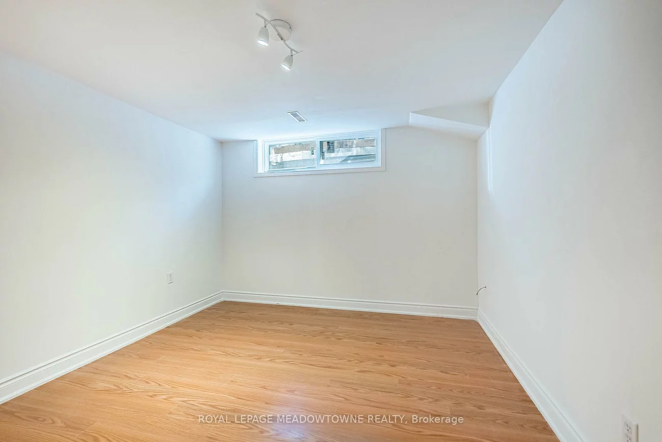 2155, Pashak, Cooksville, Mississauga
