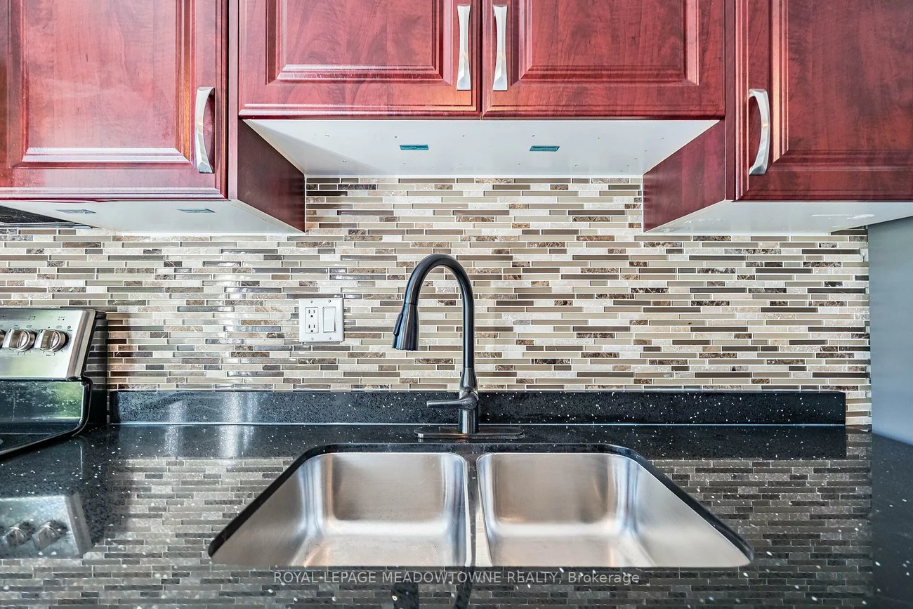 2155, Pashak, Cooksville, Mississauga