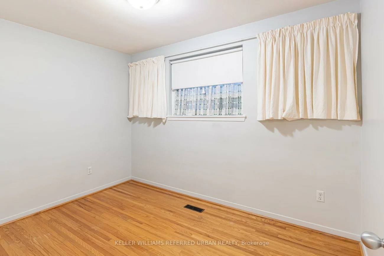 1636, Robillard, Clarkson, Mississauga