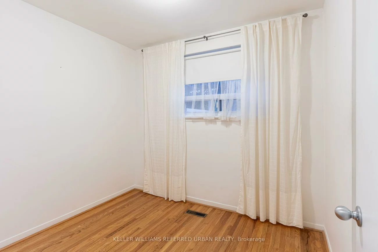 1636, Robillard, Clarkson, Mississauga