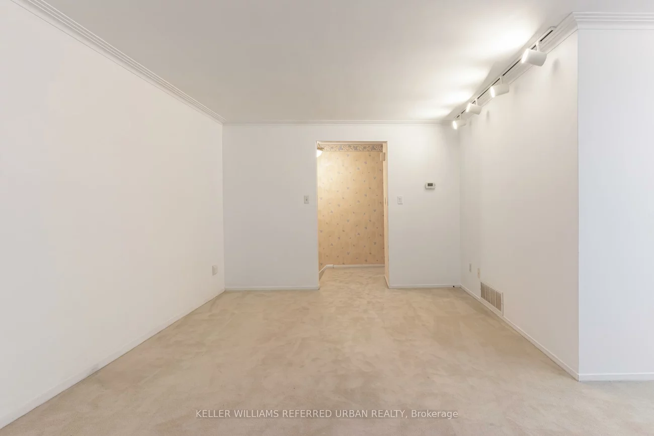1636, Robillard, Clarkson, Mississauga