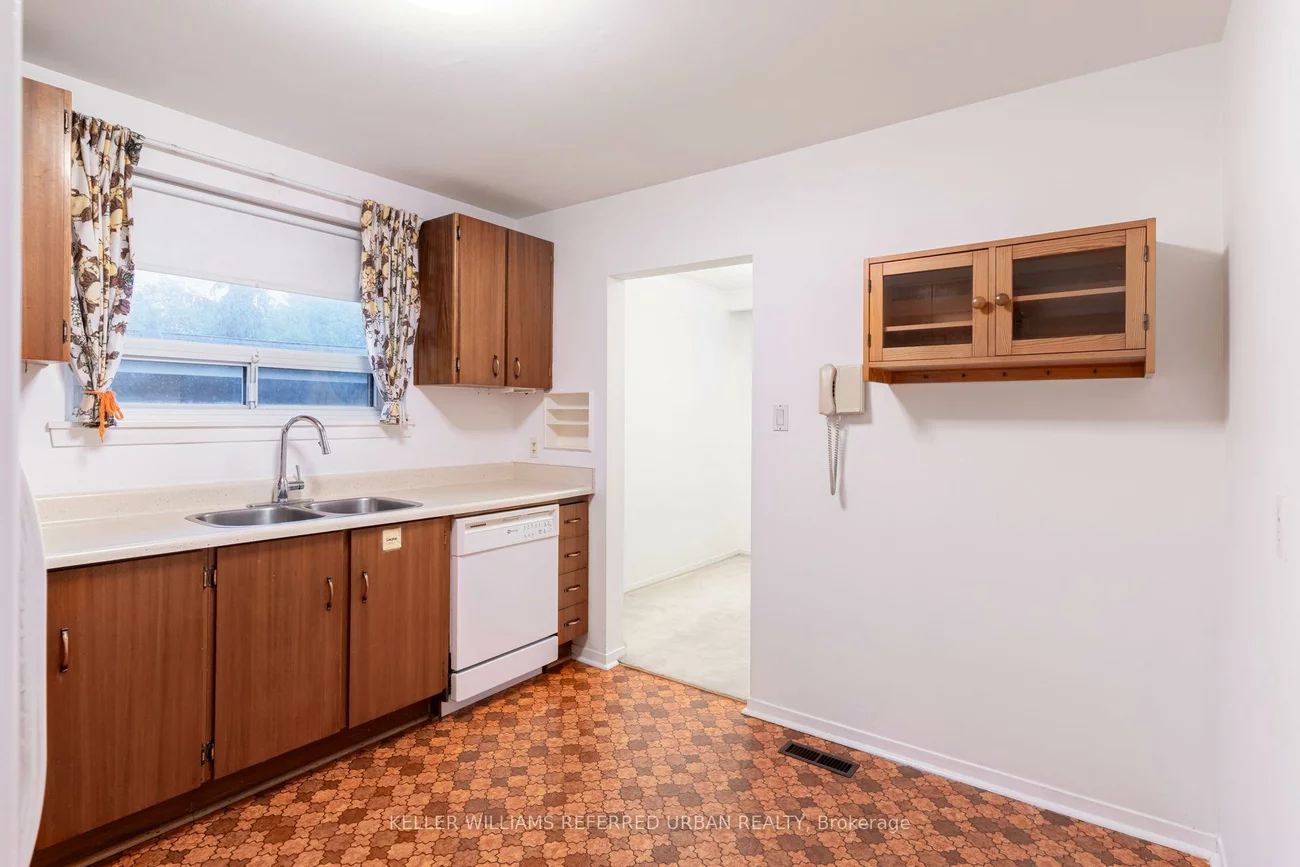 1636, Robillard, Clarkson, Mississauga