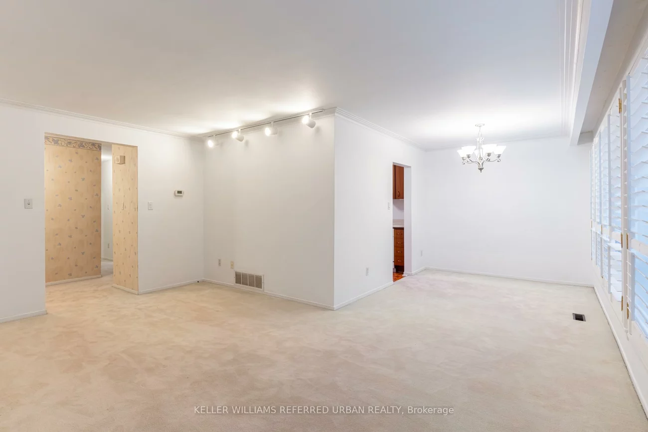 1636, Robillard, Clarkson, Mississauga