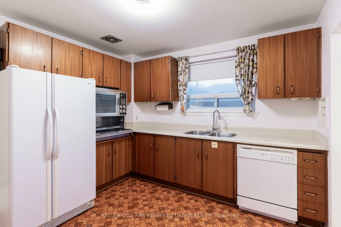 1636, Robillard, Clarkson, Mississauga