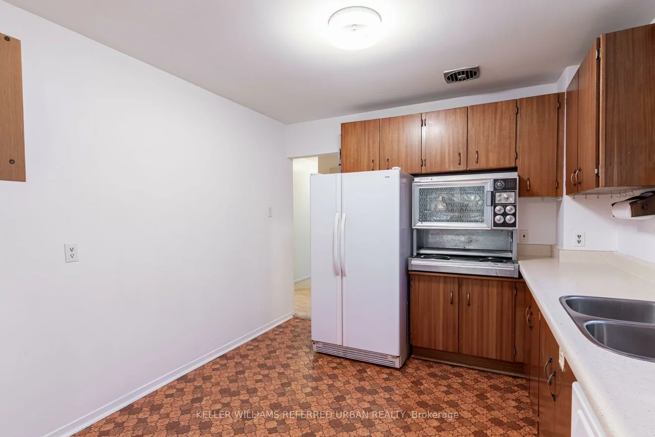 1636, Robillard, Clarkson, Mississauga