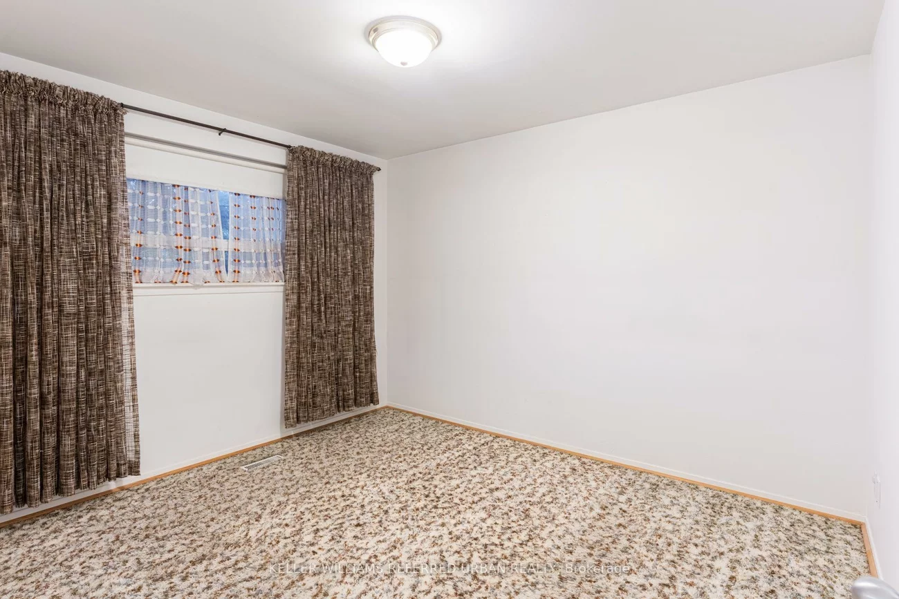 1636, Robillard, Clarkson, Mississauga