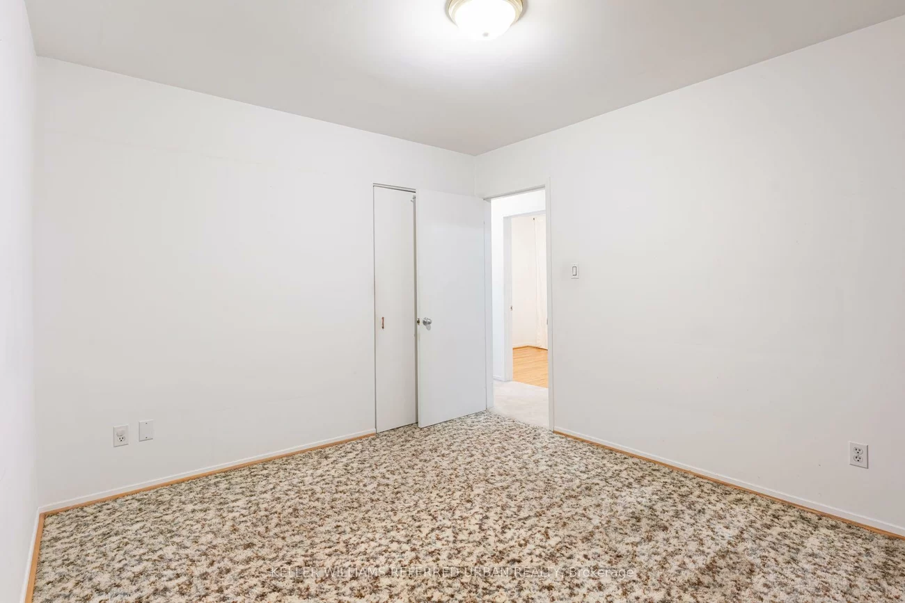 1636, Robillard, Clarkson, Mississauga