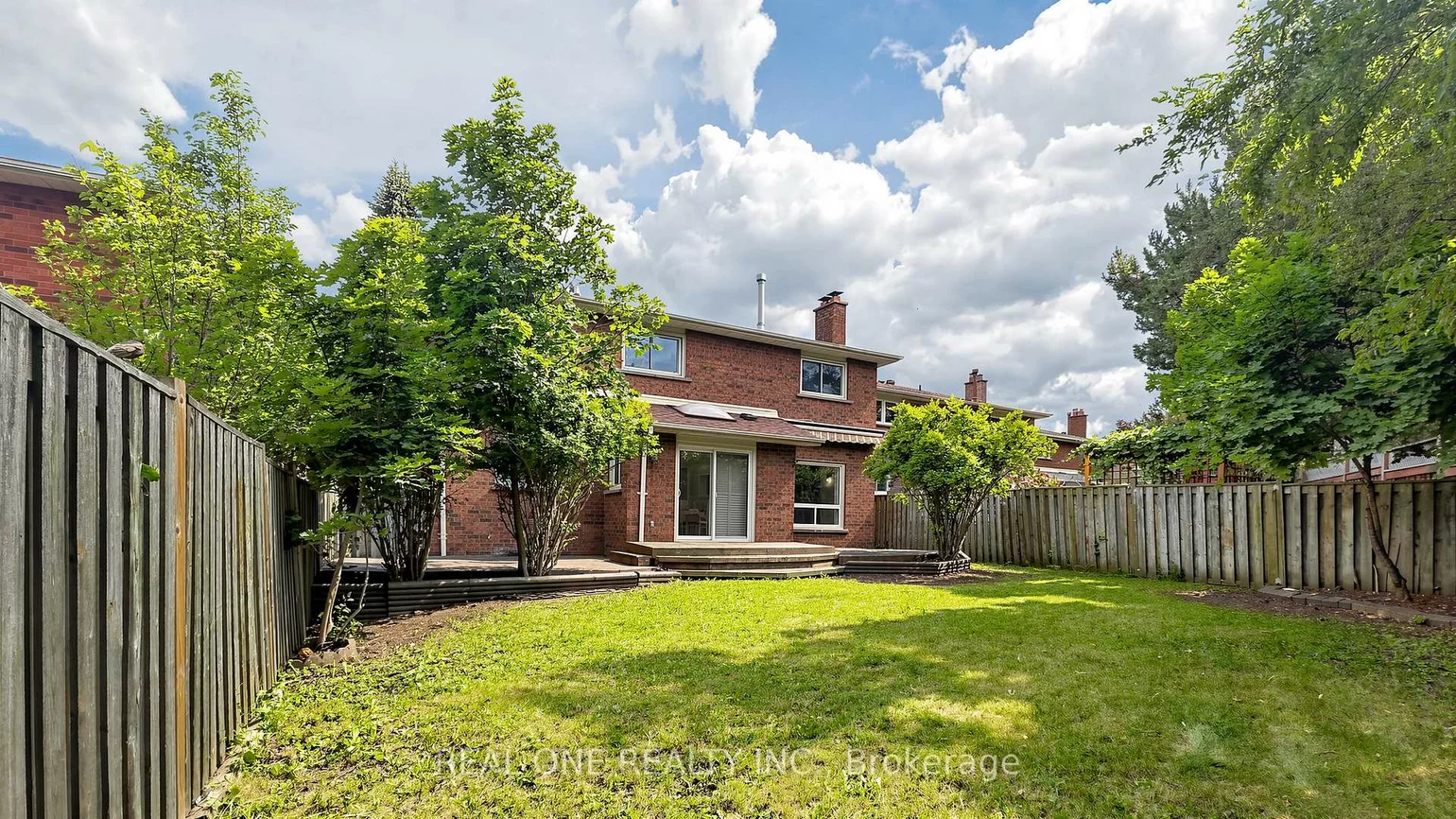 2027, Roy Ivor, Erin Mills, Mississauga