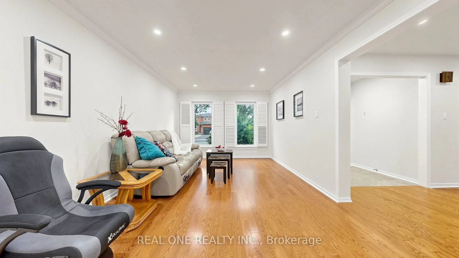 2027, Roy Ivor, Erin Mills, Mississauga