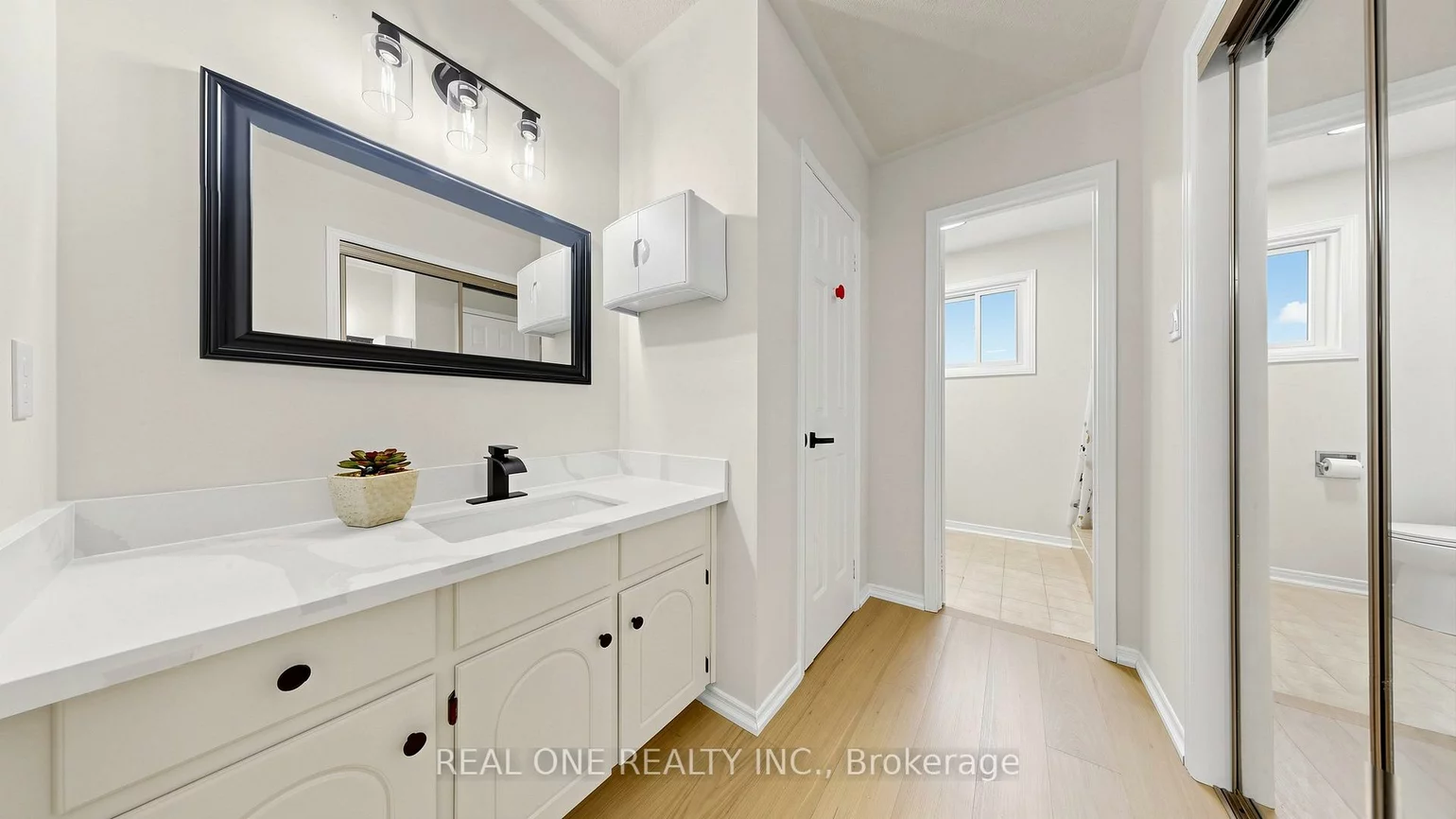2027, Roy Ivor, Erin Mills, Mississauga