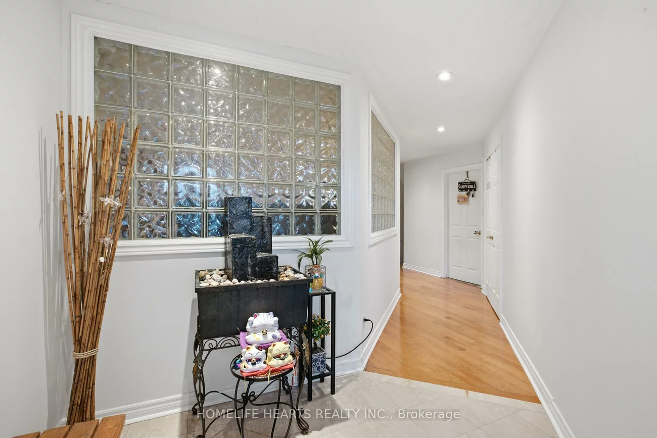 1077, Knotty Pine, Meadowvale Village, Mississauga