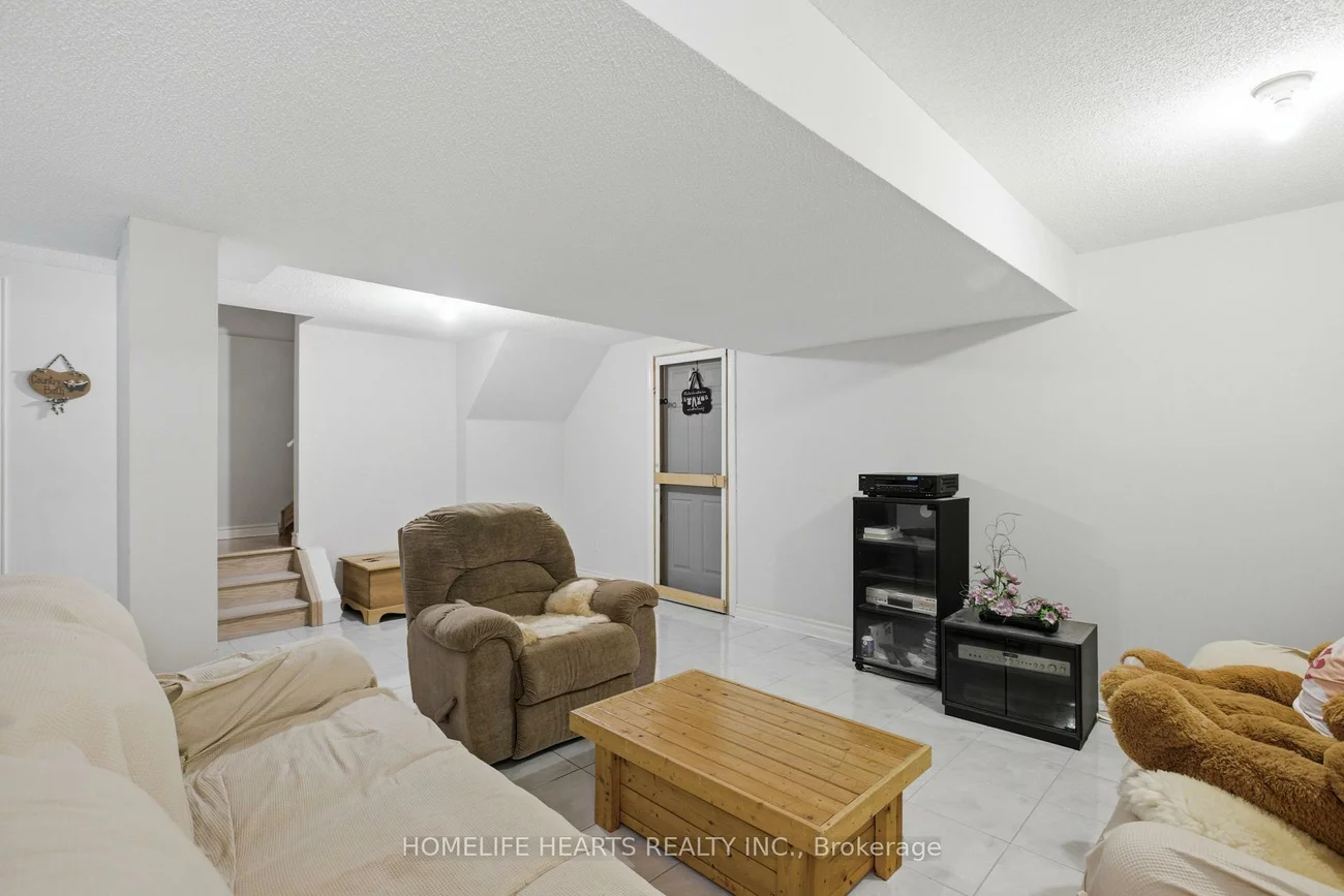 1077, Knotty Pine, Meadowvale Village, Mississauga