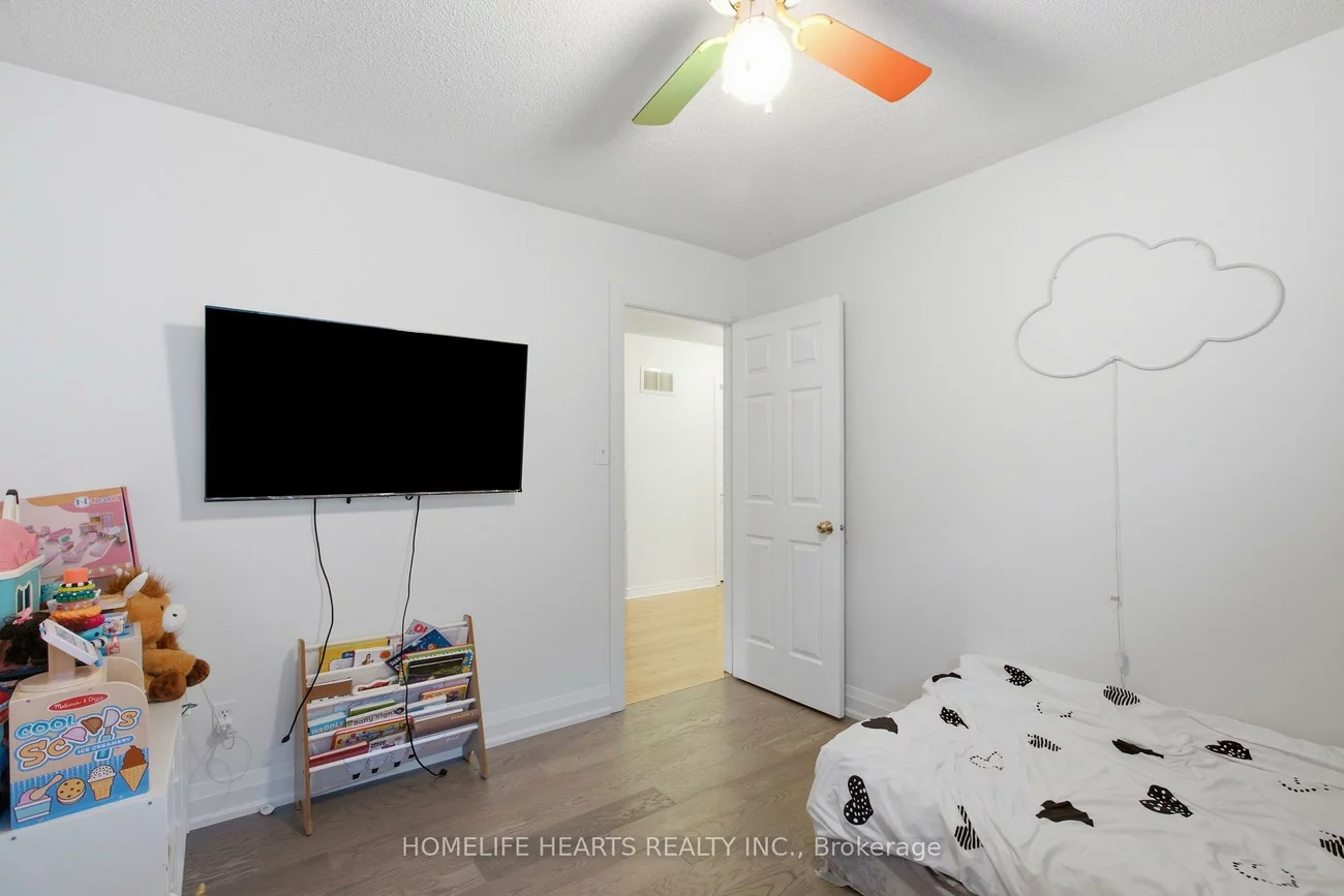 1077, Knotty Pine, Meadowvale Village, Mississauga