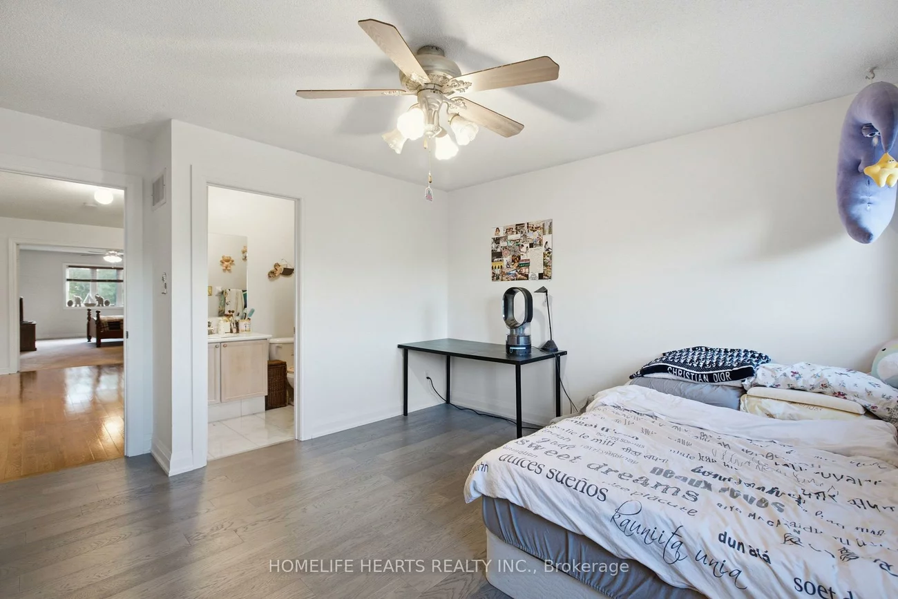 1077, Knotty Pine, Meadowvale Village, Mississauga