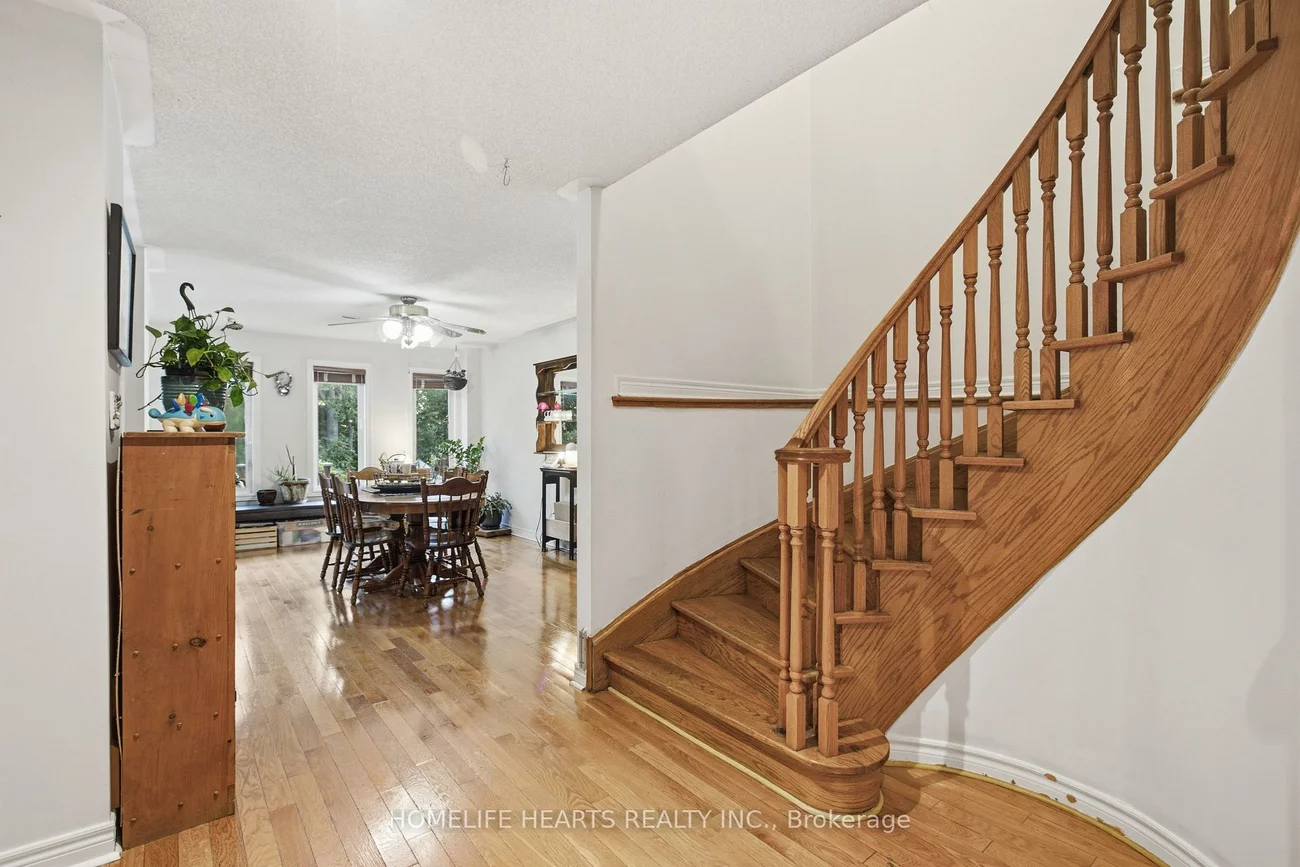 1077, Knotty Pine, Meadowvale Village, Mississauga