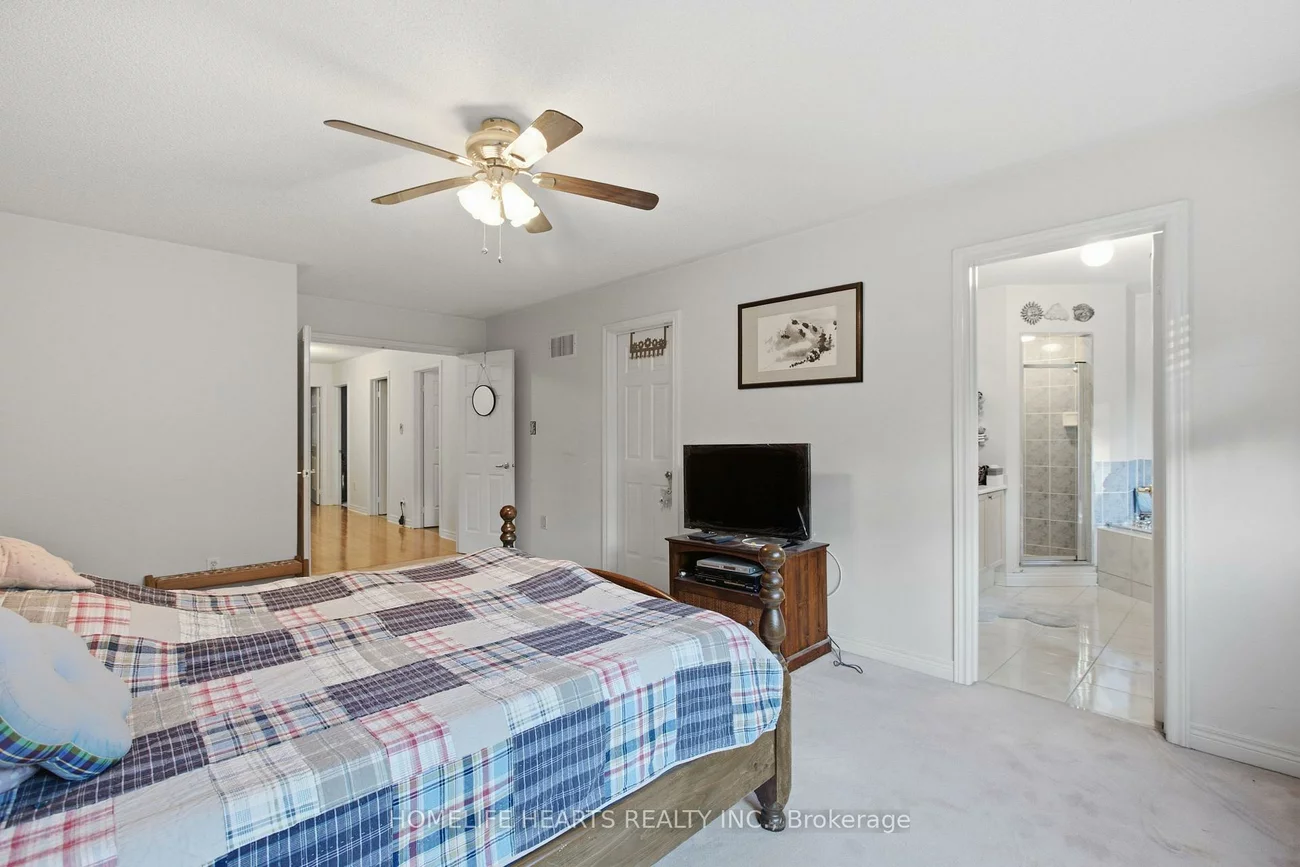 1077, Knotty Pine, Meadowvale Village, Mississauga