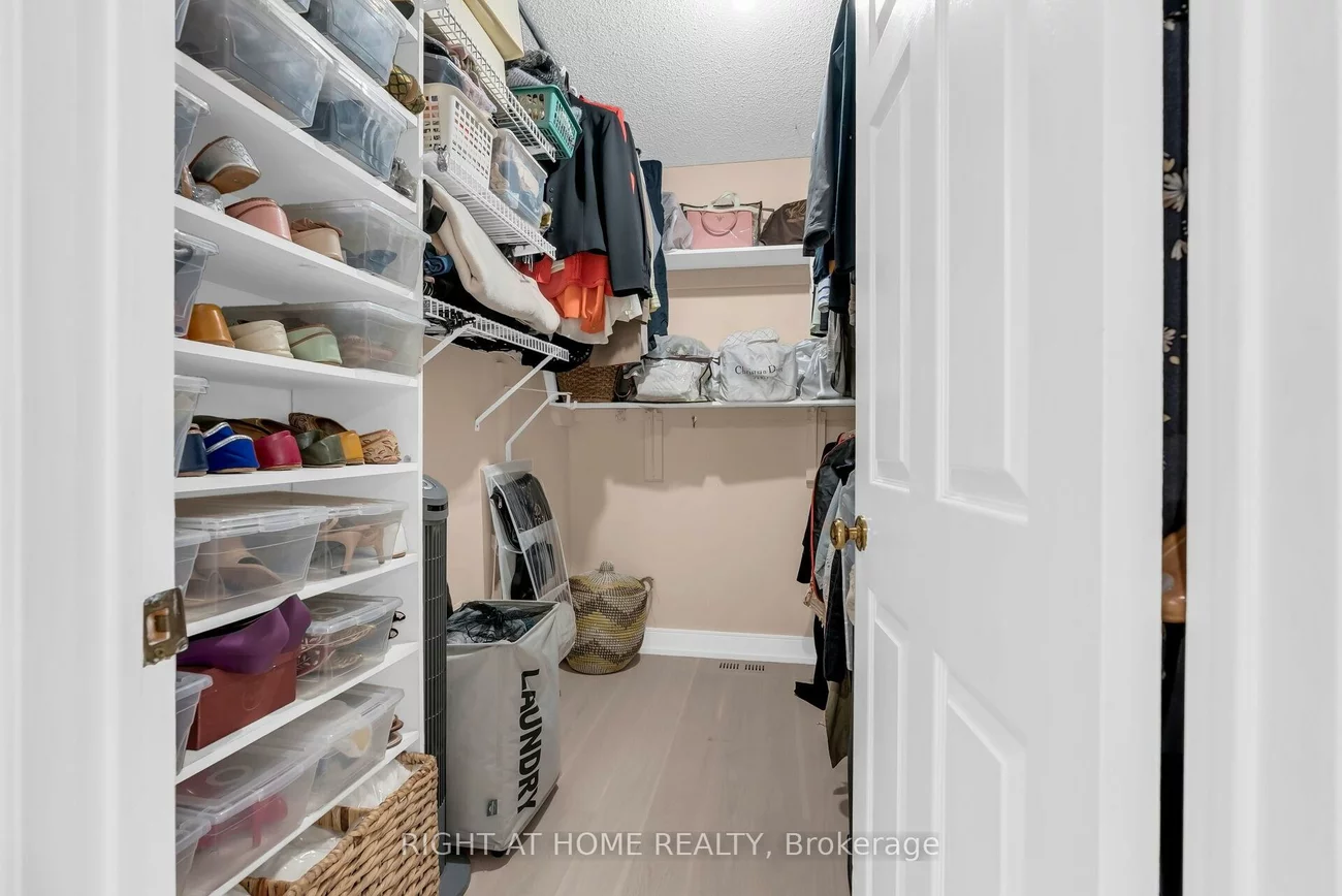 4487, Inchbury, Central Erin Mills, Mississauga