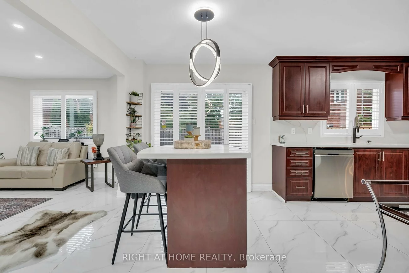 4487, Inchbury, Central Erin Mills, Mississauga