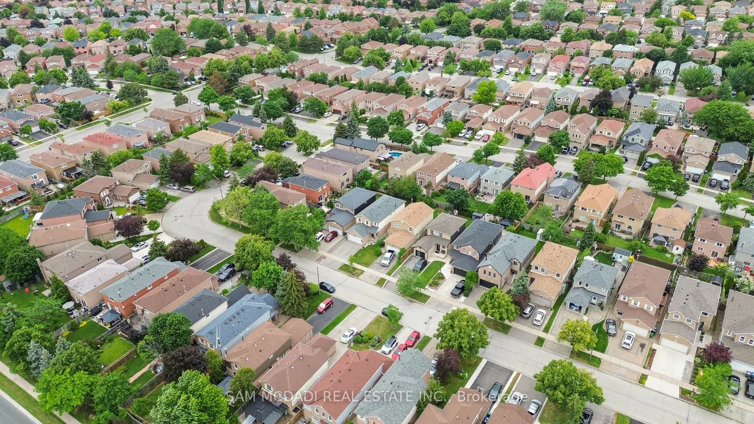 3024, Valcourt, Erin Mills, Mississauga