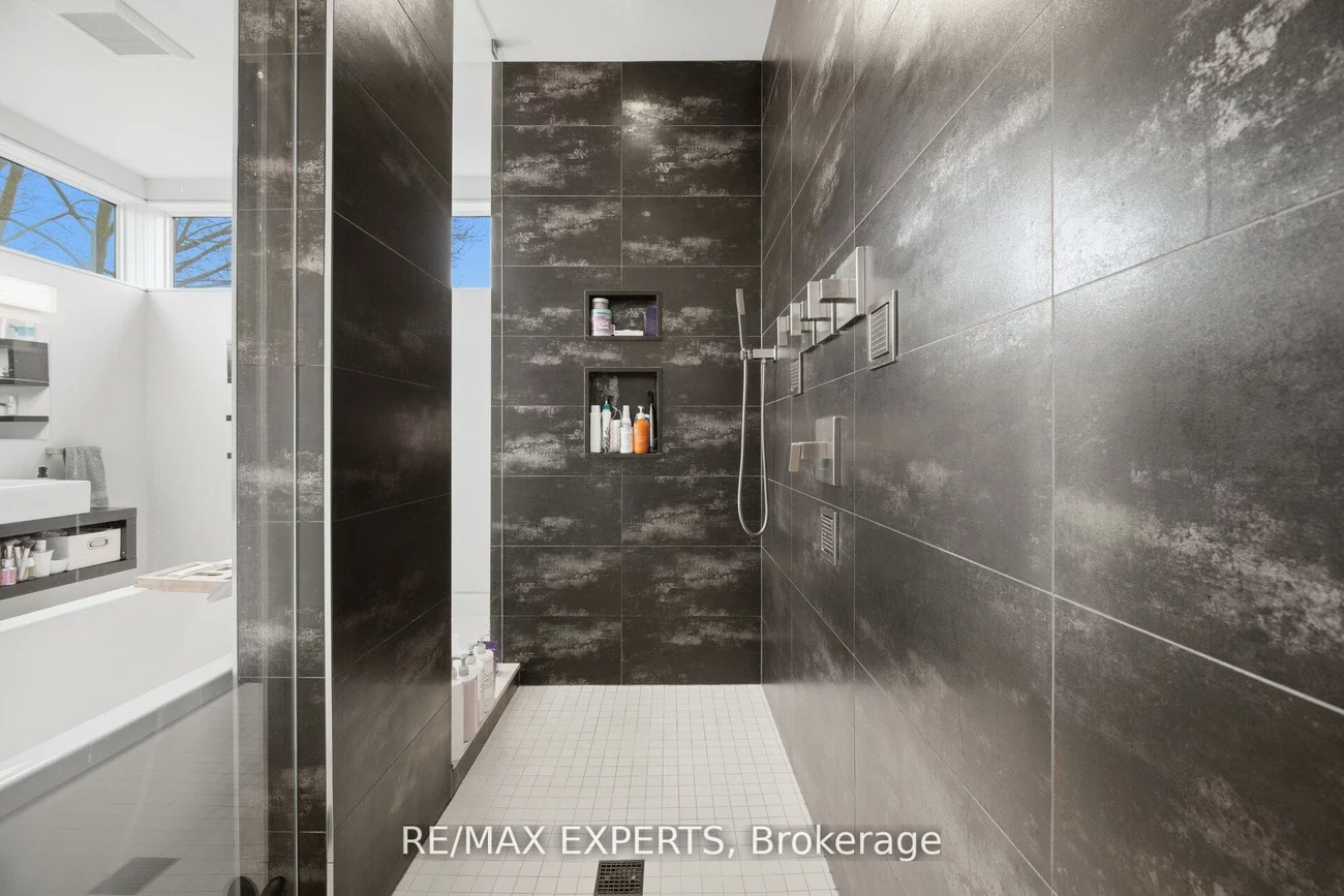 1527, Glenhill, Lorne Park, Mississauga