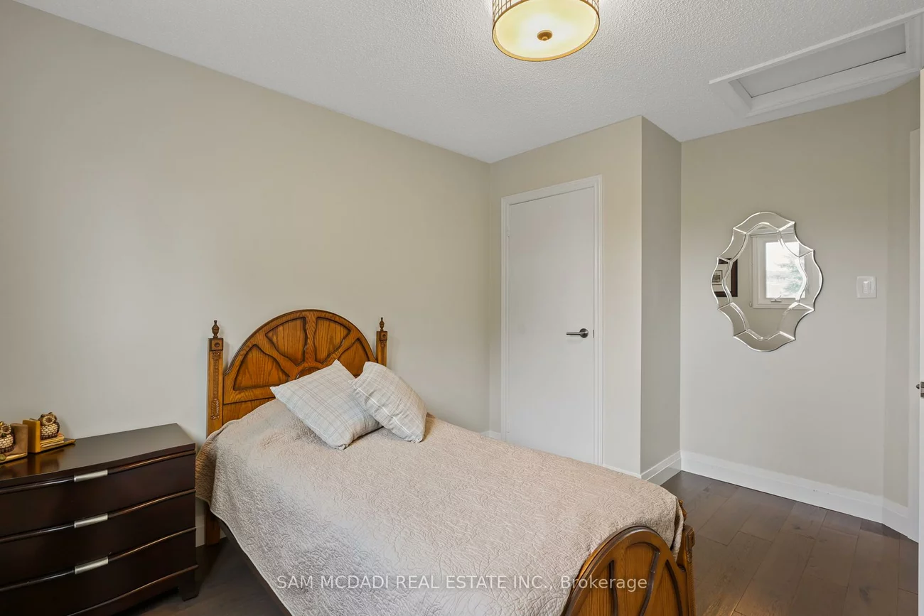 1541, Cuthbert, East Credit, Mississauga
