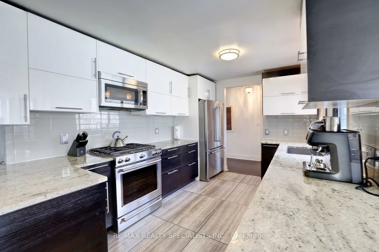 821, Parkland, Clarkson, Mississauga
