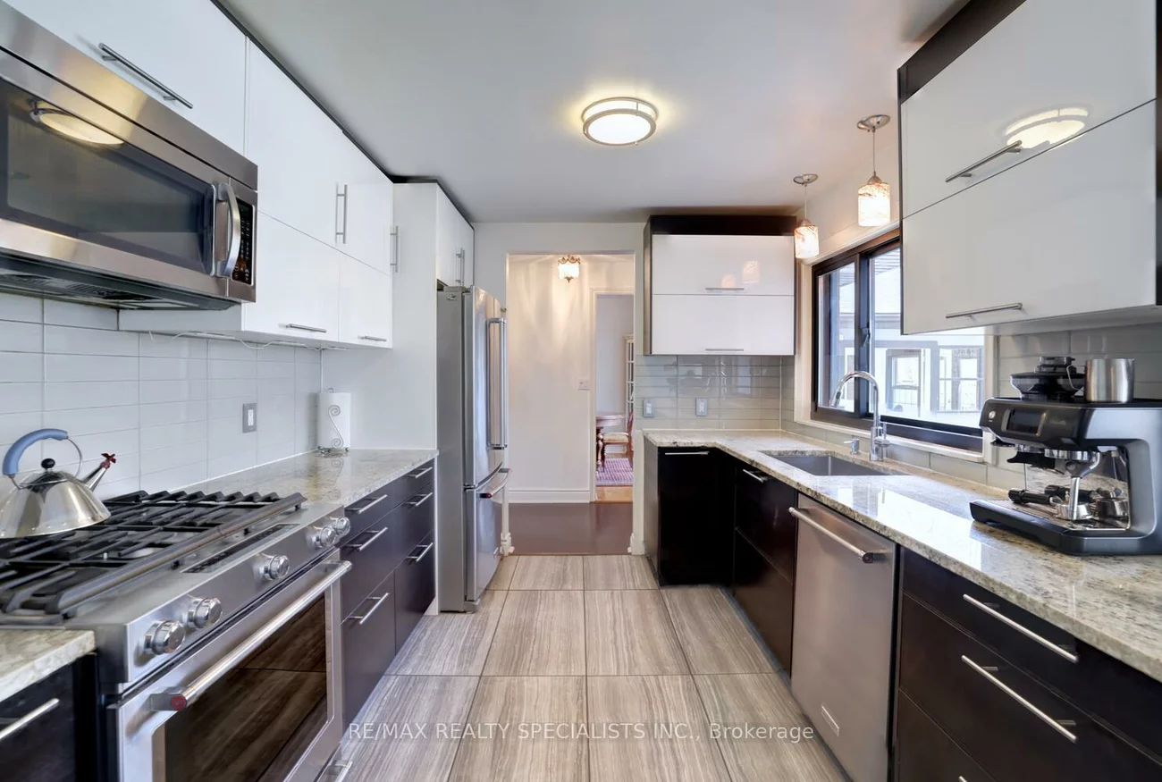 821, Parkland, Clarkson, Mississauga