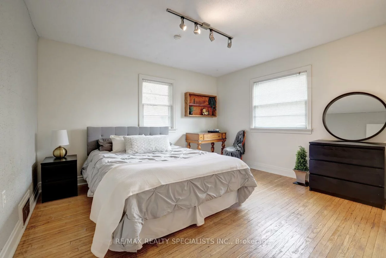 821, Parkland, Clarkson, Mississauga
