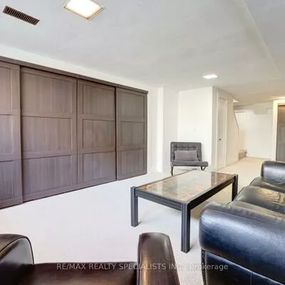 821, Parkland, Clarkson, Mississauga