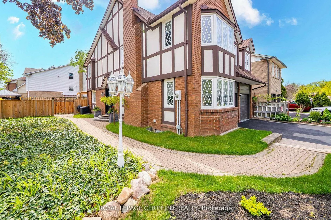 4174, Trellis, Erin Mills, Mississauga