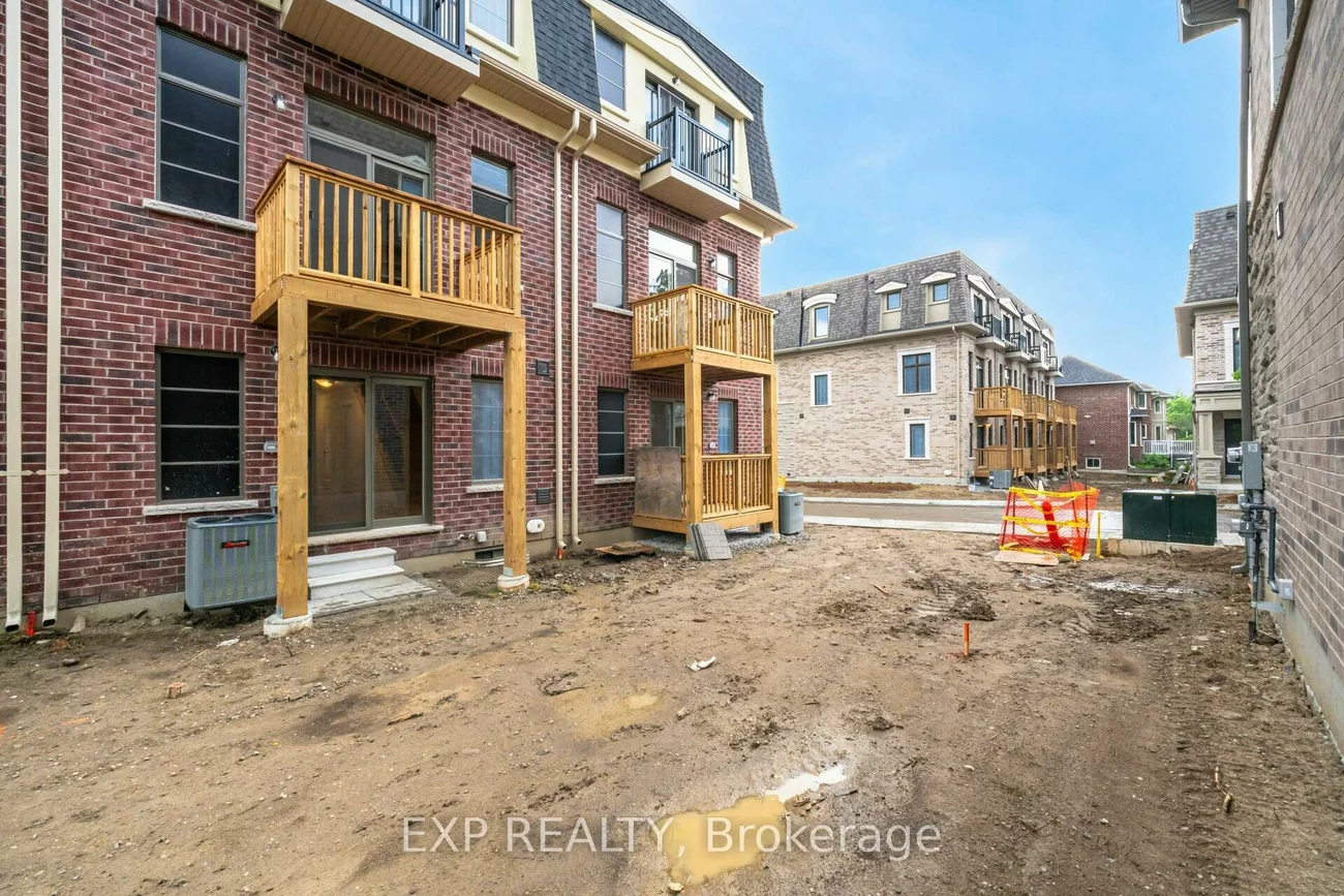 209, Wyndham, Streetsville, Mississauga