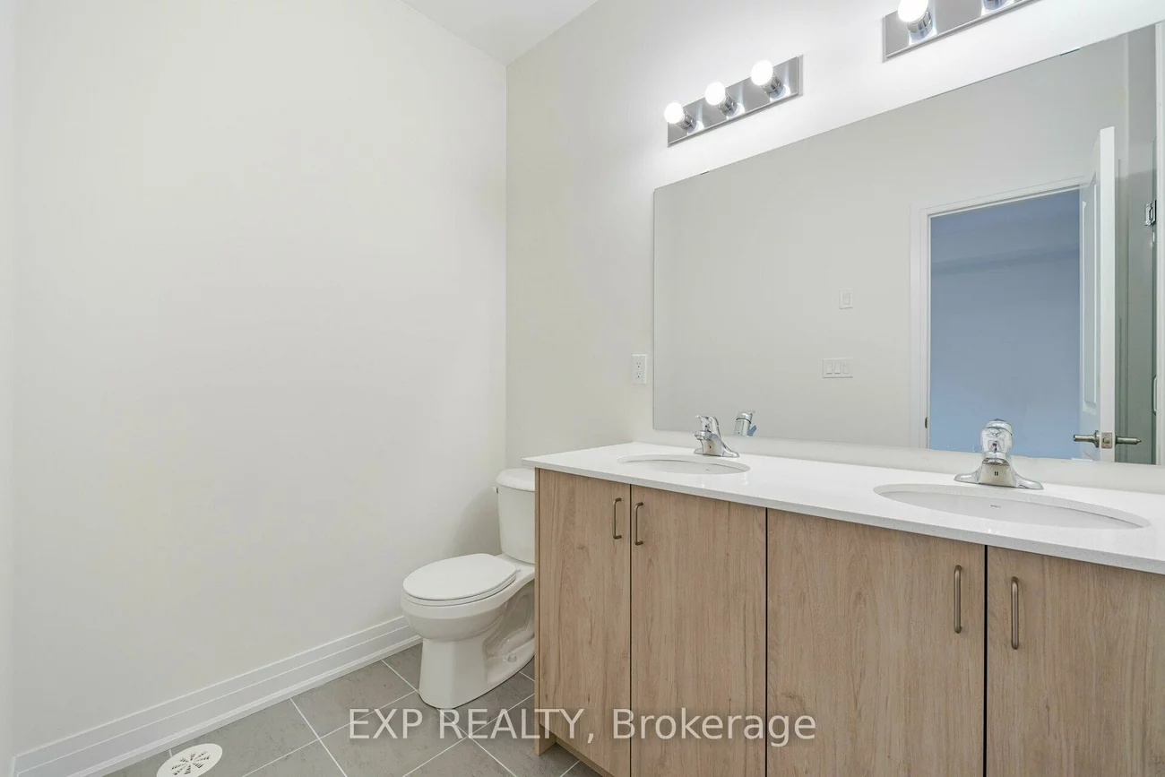 209, Wyndham, Streetsville, Mississauga