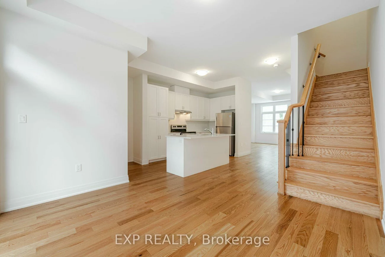 209, Wyndham, Streetsville, Mississauga