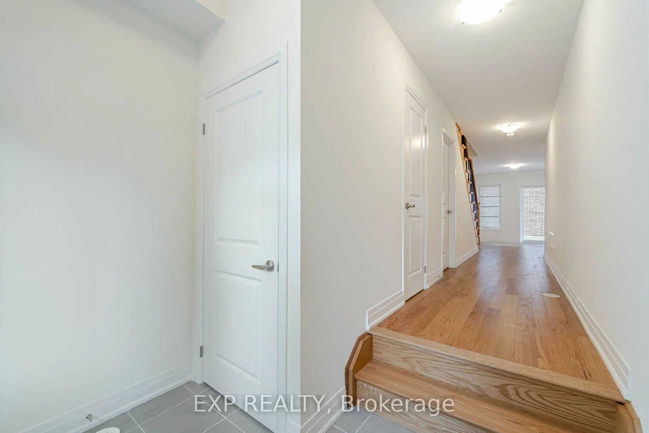 209, Wyndham, Streetsville, Mississauga