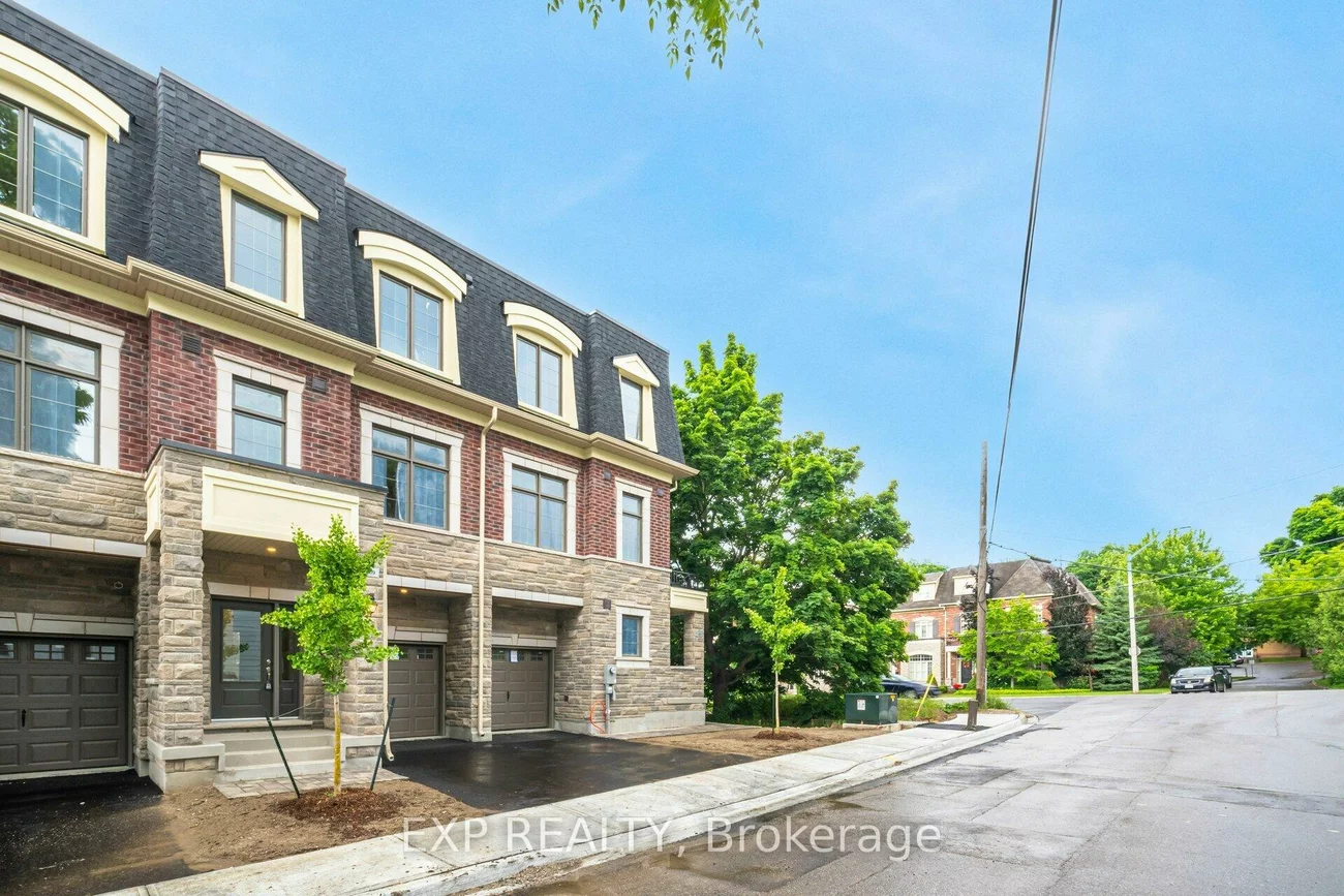 209, Wyndham, Streetsville, Mississauga