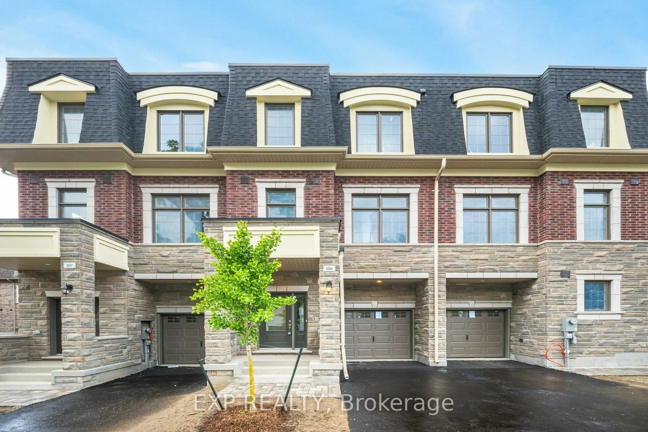 209, Wyndham, Streetsville, Mississauga