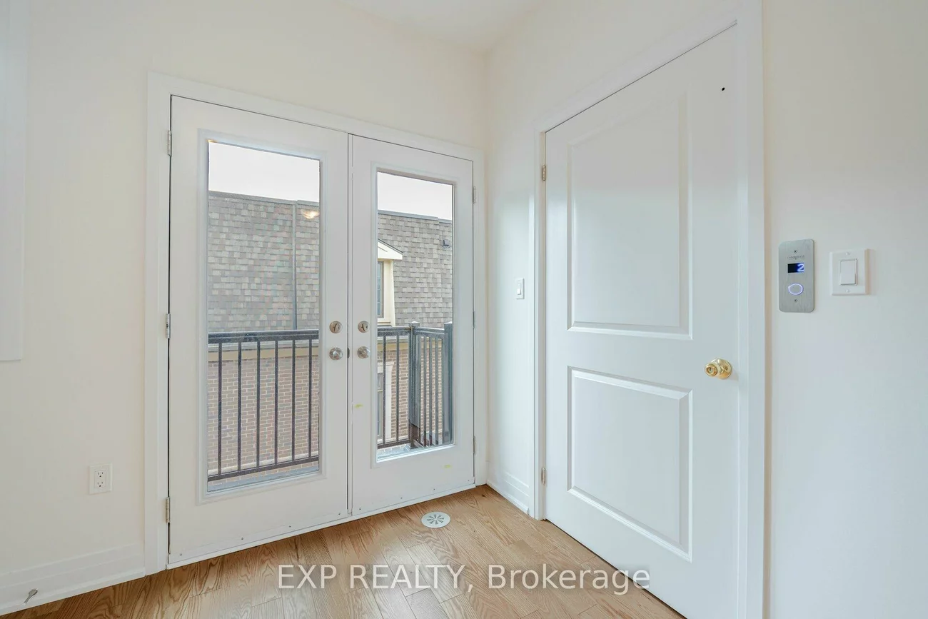 209, Wyndham, Streetsville, Mississauga