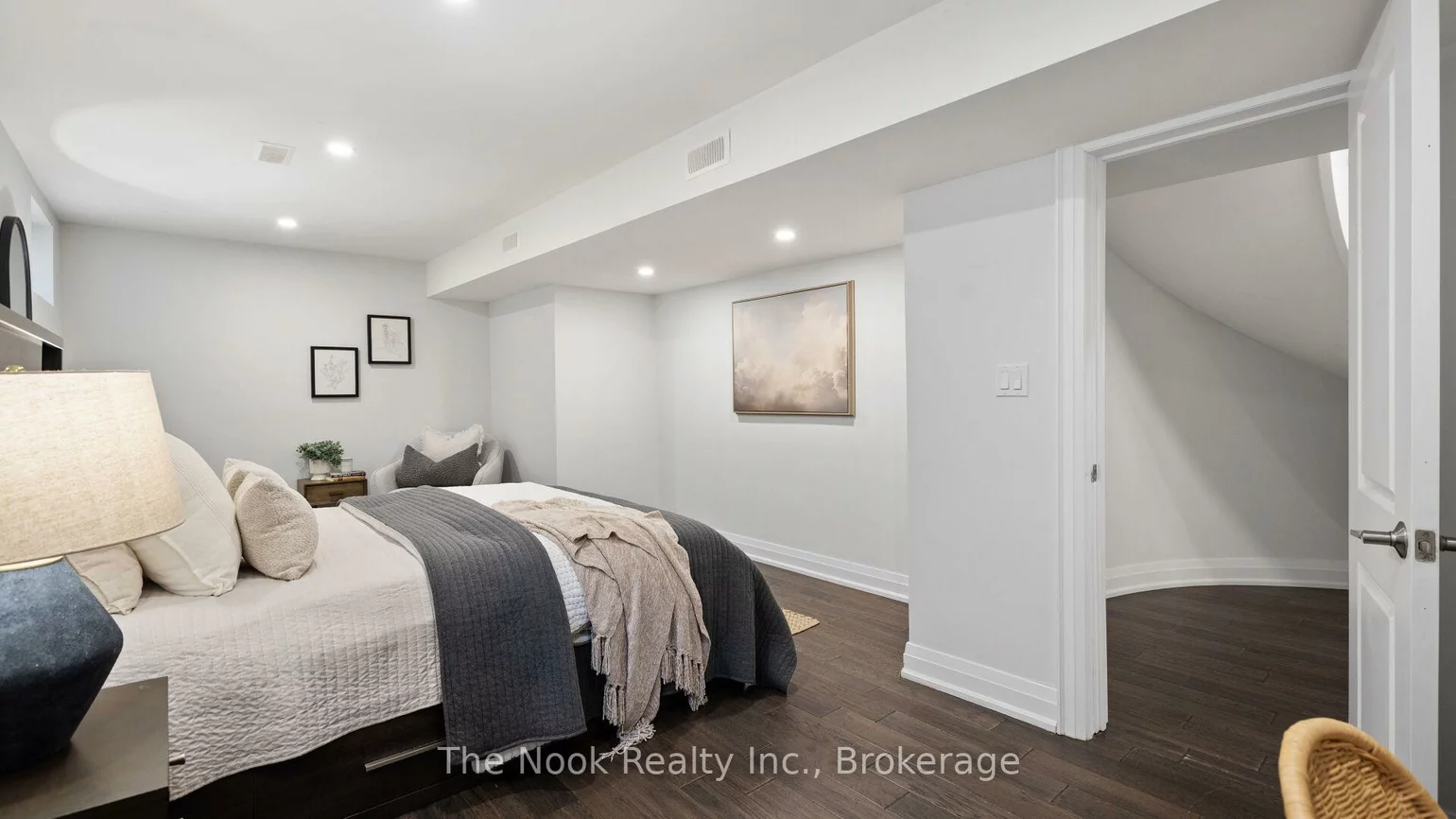 938, Wetherby, Rathwood, Mississauga