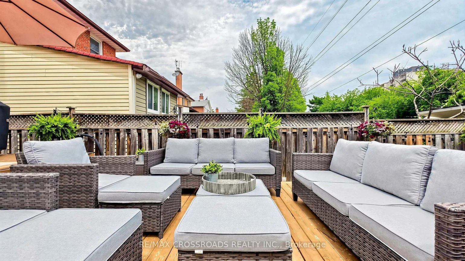 2274, Wiseman, Clarkson, Mississauga