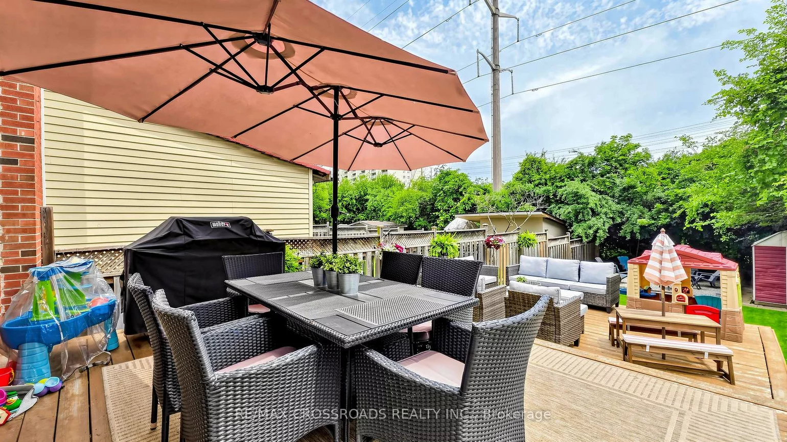 2274, Wiseman, Clarkson, Mississauga