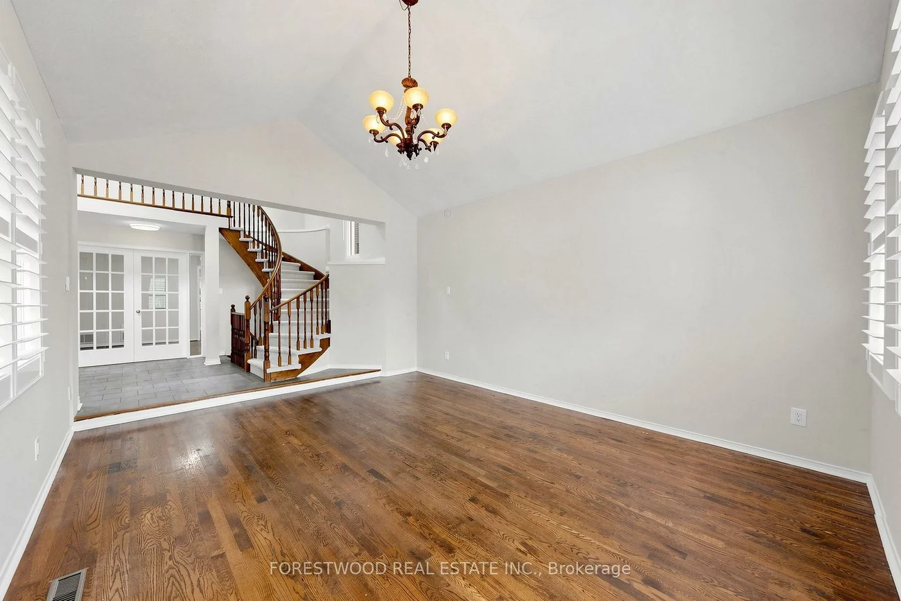 4616, Inverness, East Credit, Mississauga