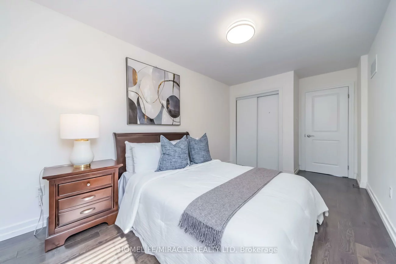 5591, Whistler, Hurontario, Mississauga